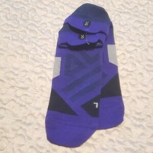 /1/ MEN'S  PERFORMANCE  LOW  SOCKS  IN TWILIGHT AND NAVY